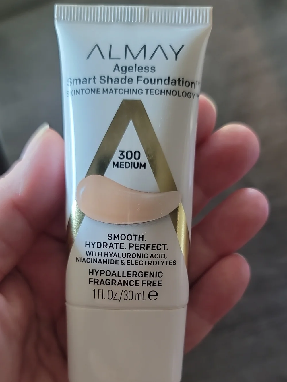 Almay Ageless Smart Shade Foundation 300 Medium Beige Tube